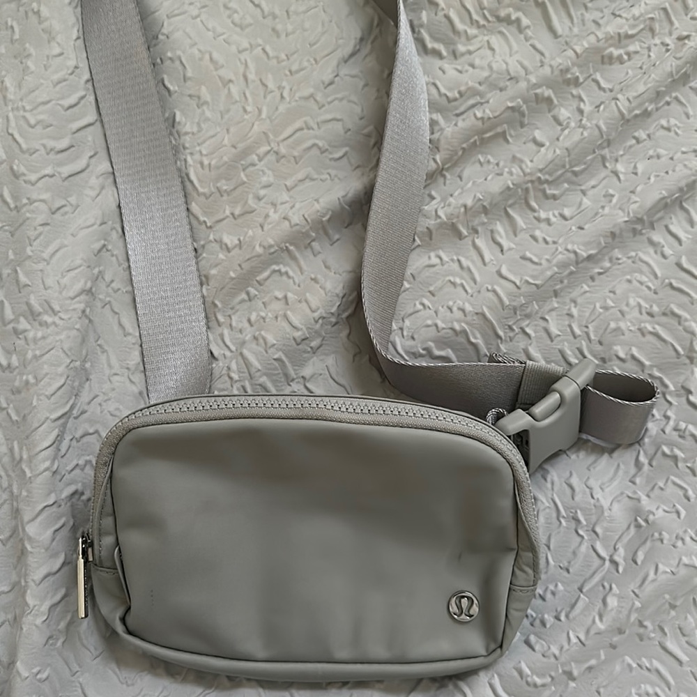 Lululemon belt bag